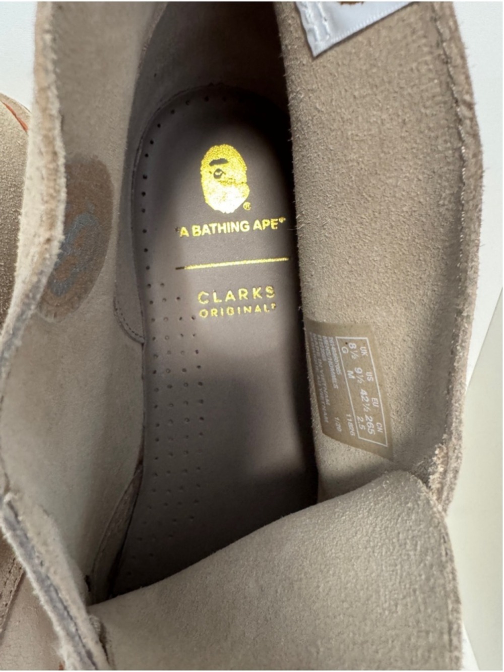 A Bathing Ape x Clarks Desert Boot
Bape Grey Embossed size 9.5 - Picture 10 of 11